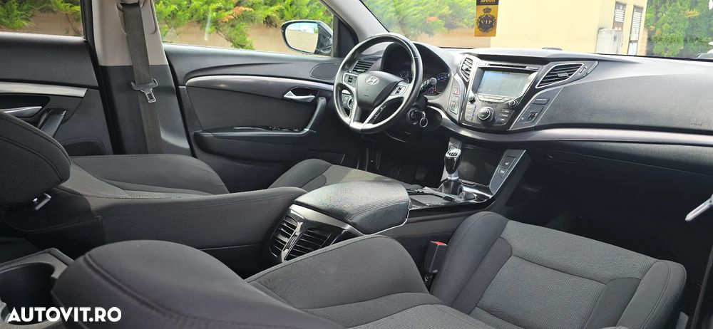 Hyundai i40 Kombi blue 1.7 CRDi Style - 12