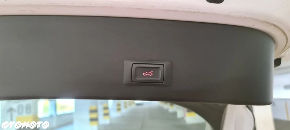 Audi A6 Avant 2.0 TDI Ultra S tronic - 28