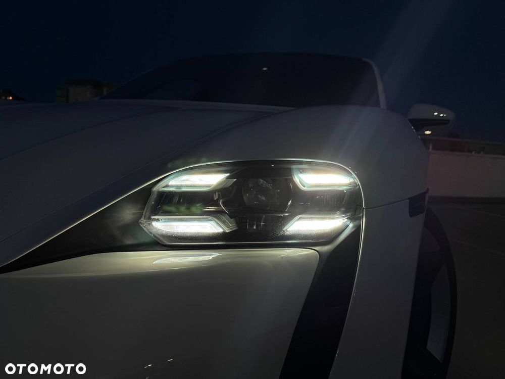 Porsche Taycan GTS - 3