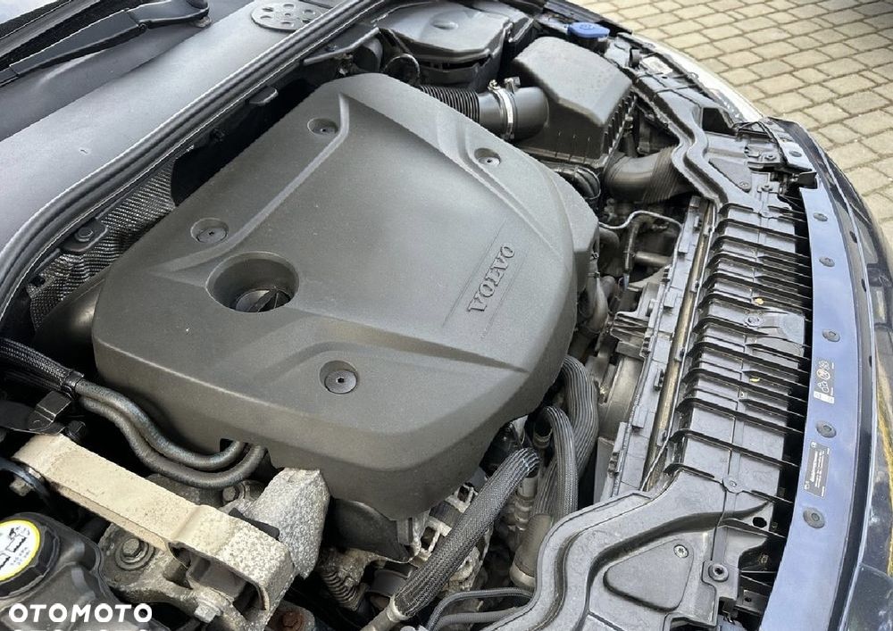 Volvo V60 D4 Momentum - 22