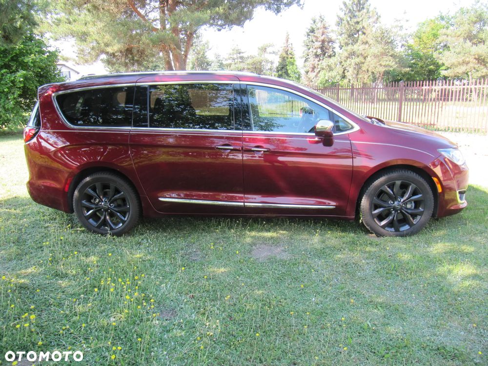 Chrysler Pacifica - 6