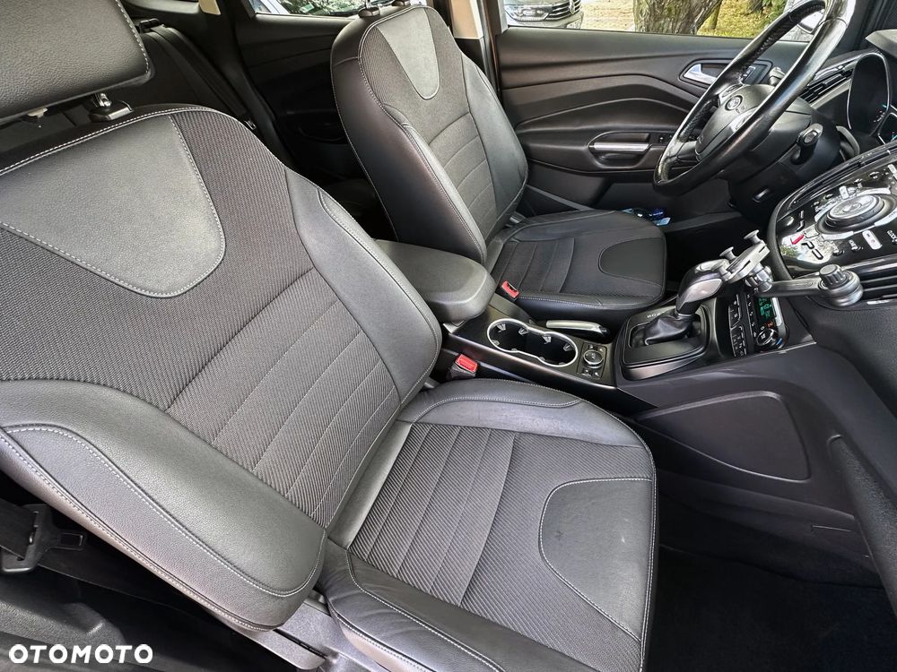 Ford Kuga 2.0 TDCi 4x4 Titanium - 23