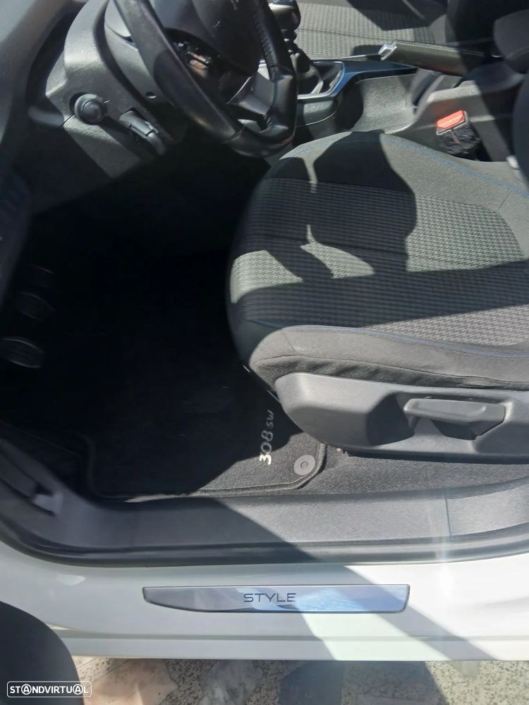 Peugeot 308 SW 1.5 BlueHDi Active - 21