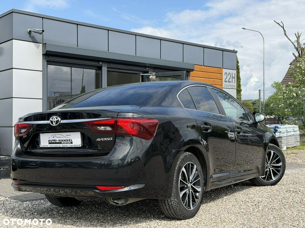 Toyota Avensis - 8