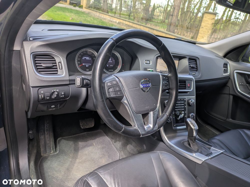 Volvo V60 D4 AWD Summum - 14