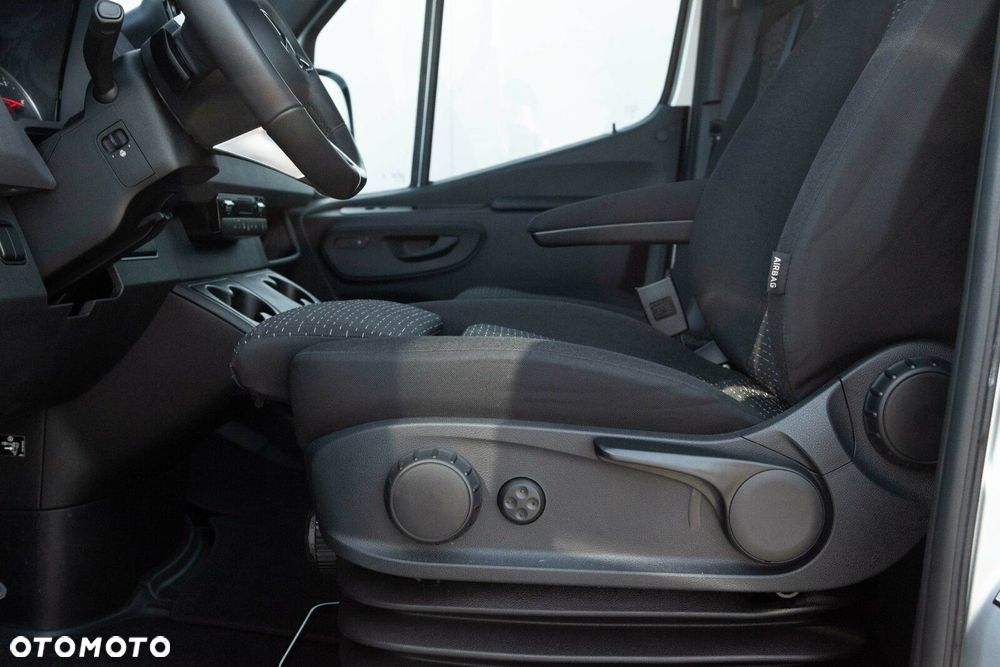 Mercedes-Benz Sprinter 319 CDI SELECT Długi - 15