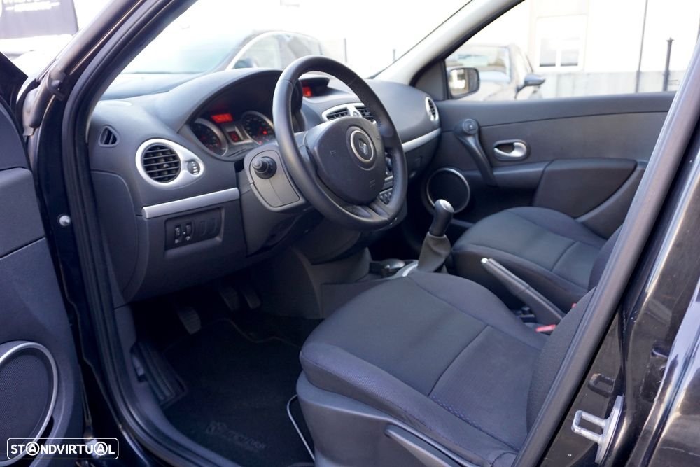 Renault Clio 1.2 16V Confort - 8