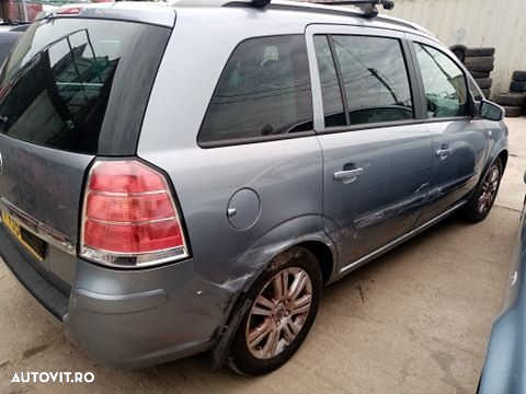 Dezmembrez Opel Zafira B Benzina - 3