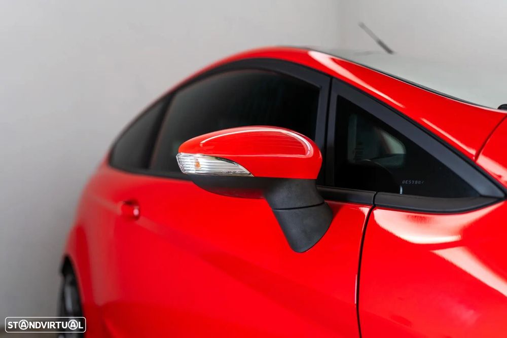 Ford Fiesta 1.6 EcoBoost c/ Pack Pele Desportiva ST - 28