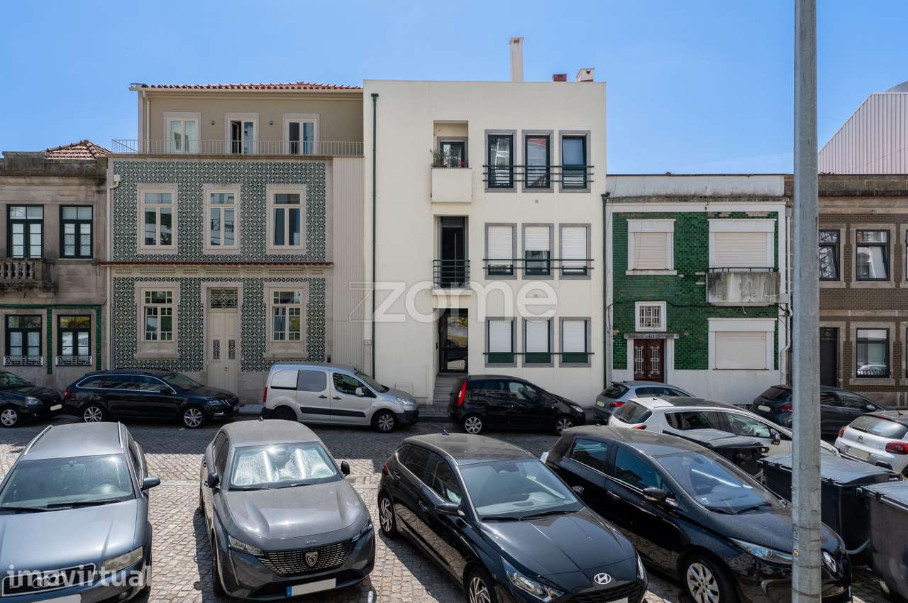 T2 transformado em T3 duplex com Garagem na Boavista - Grande imagem: 2/26