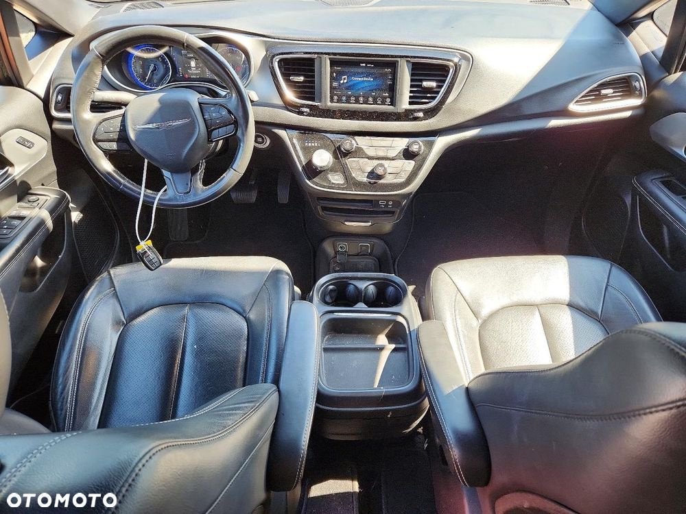 Chrysler Pacifica - 9