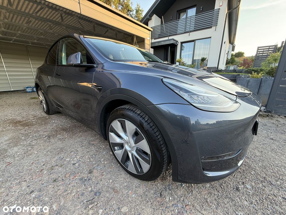 Tesla Model Y Long Range Dual Motor AWD - 5