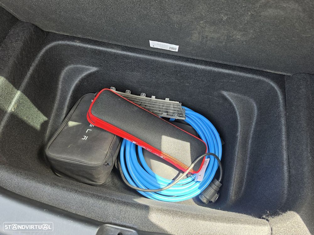 Tesla Model Y Long Range Dual Motor AWD - 47