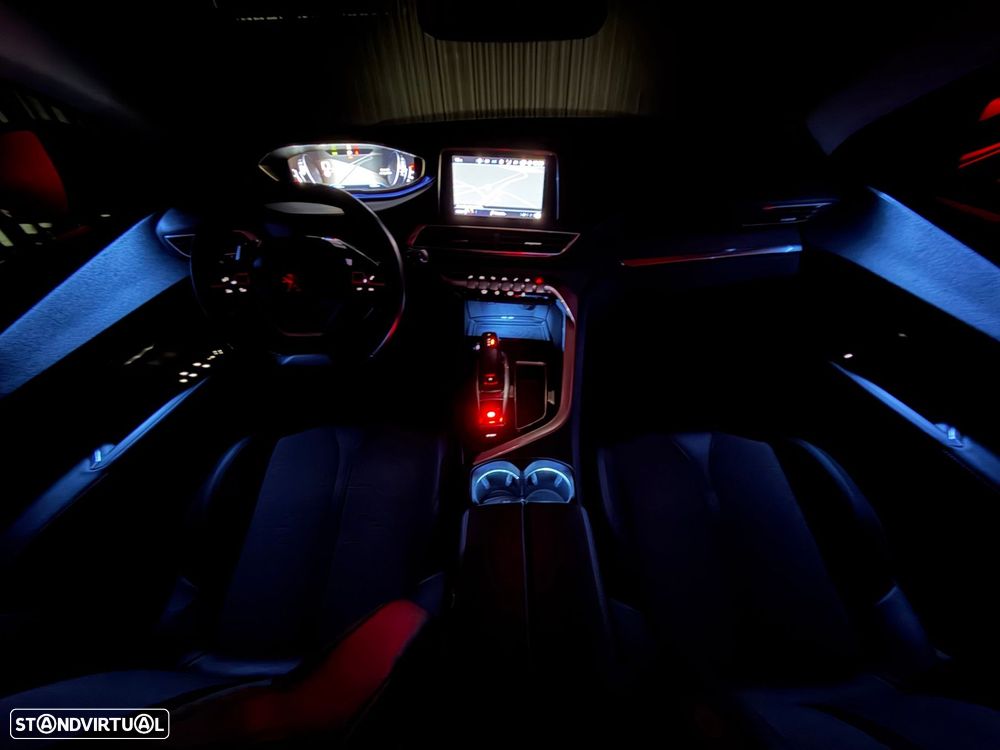 Peugeot 5008 1.5 BlueHDi Allure Pack EAT8 - 44