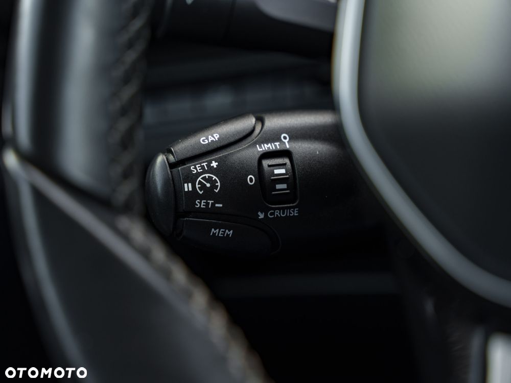 Peugeot 3008 1.5 BlueHDi Allure S&S - 23