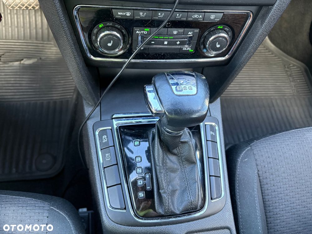 Skoda Superb 2.0 TDI Elegance DSG - 27