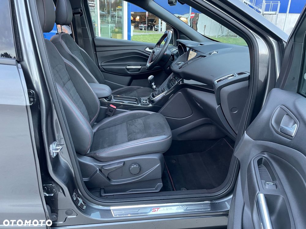 Ford Kuga 1.5 EcoBoost 2x4 ST-Line - 20