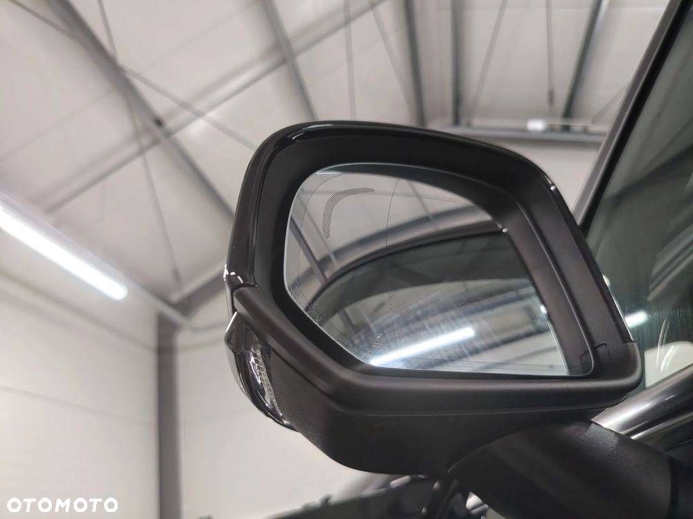 Volvo XC 40 B3 Plus Dark - 39