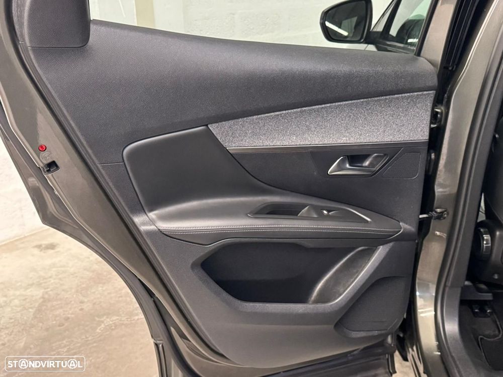 Peugeot 3008 1.5 BlueHDi Allure - 45