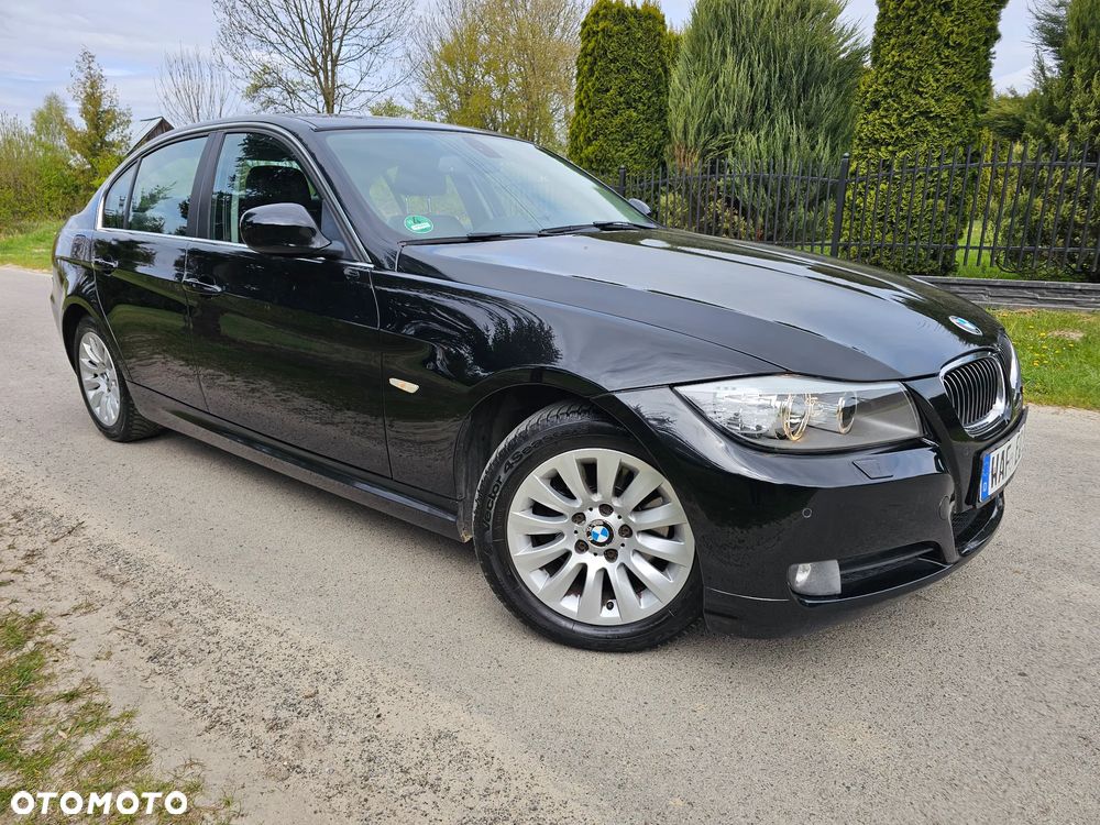 BMW Seria 3 320d DPF Edition Sport - 31