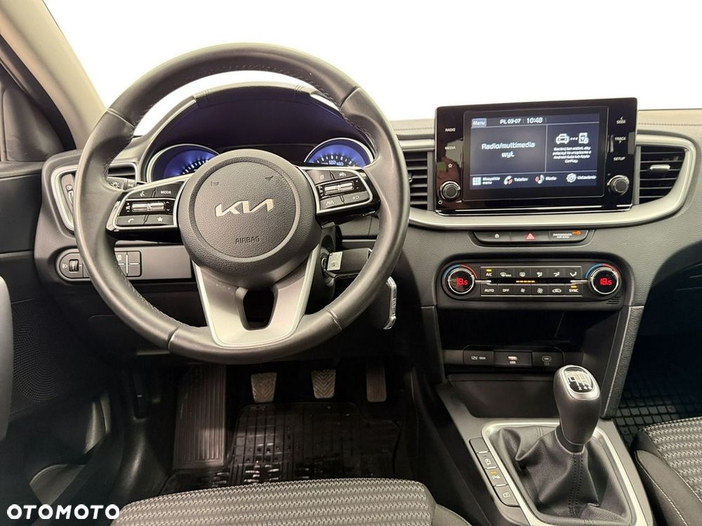 Kia Ceed - 10