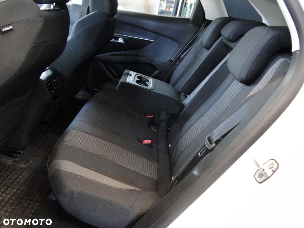 Peugeot 3008 - 18