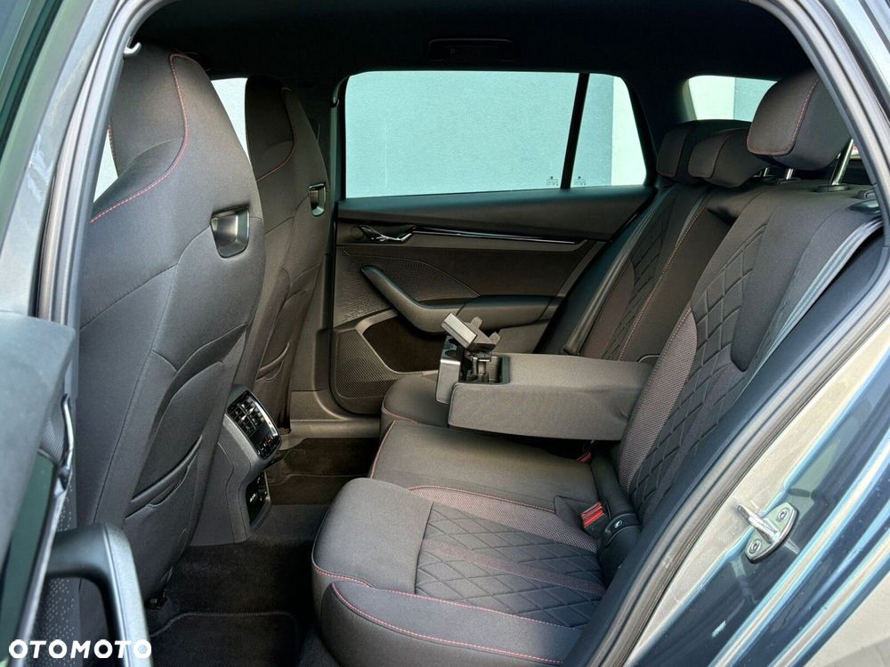 Skoda Octavia 2.0 TSI RS DSG - 17