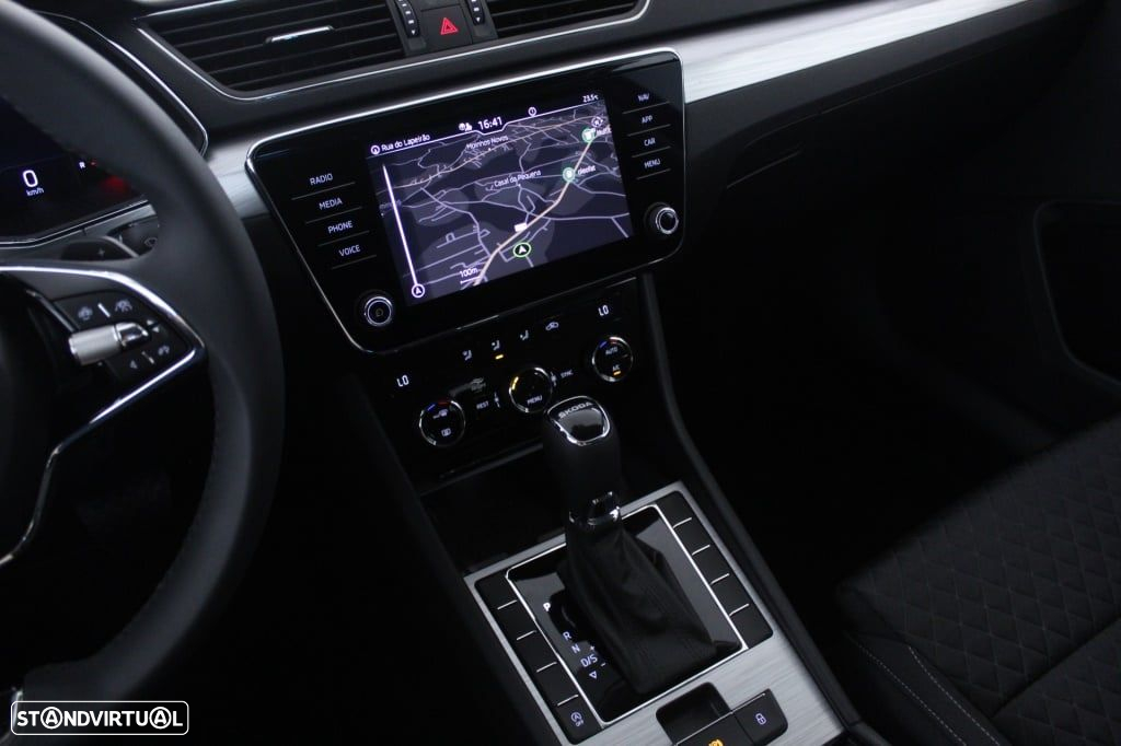 Skoda Superb Break 2.0 TDI Ambition DSG - 30