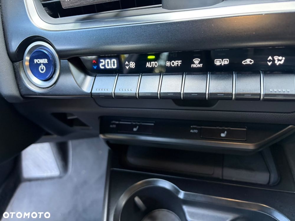 Lexus UX - 22