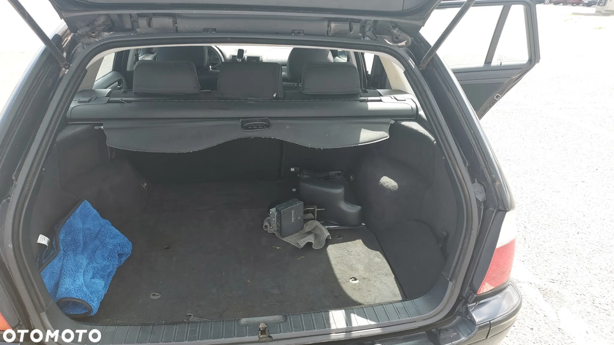 BMW Seria 3 318i - 8