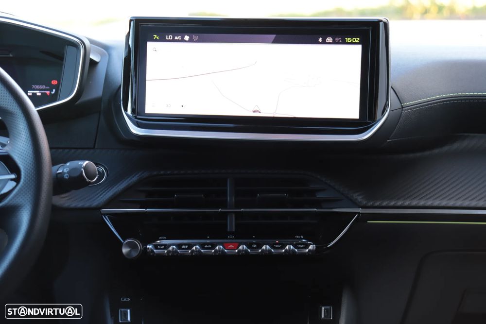 Peugeot 2008 PureTech 130 EAT8 GT - 16