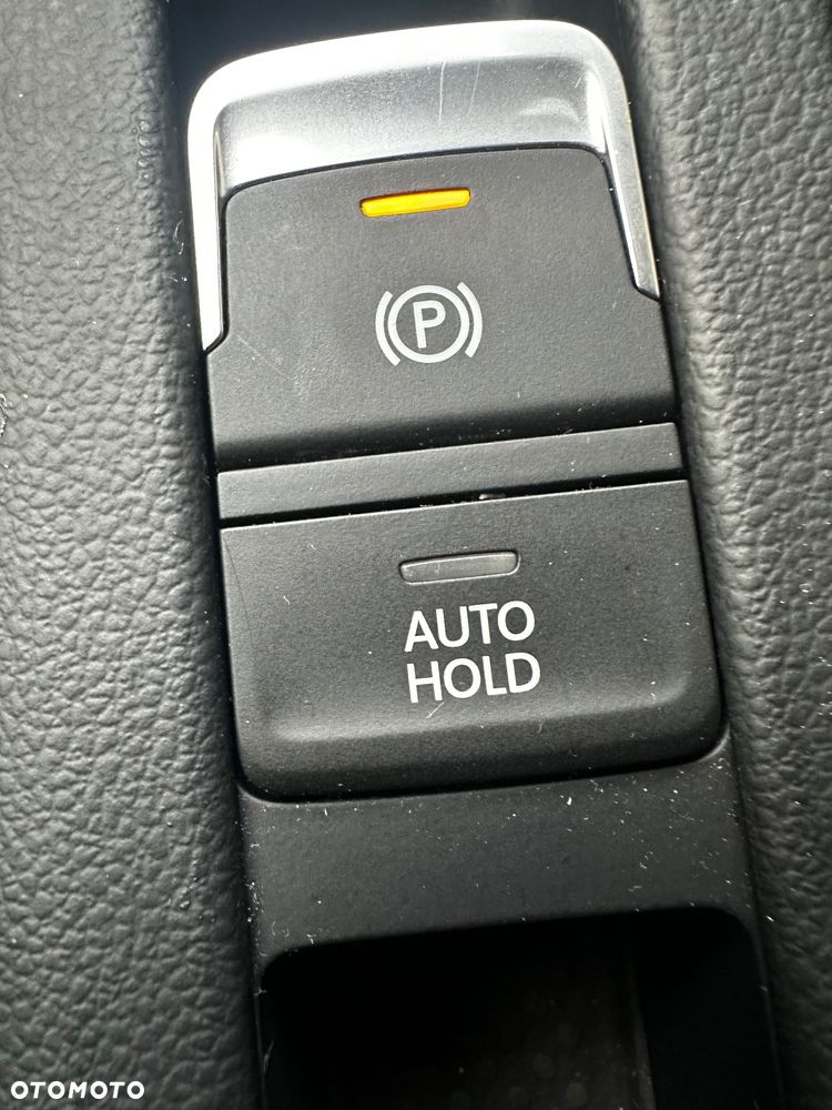 Volkswagen Passat - 13