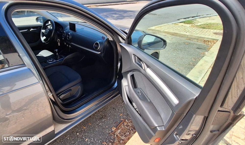 Audi A3 Sportback 1.6 TDI Attraction - 15