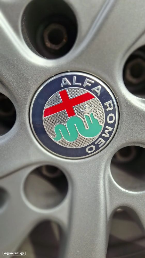 Alfa Romeo Giulietta 1.6 JTDm Distinctive - 39