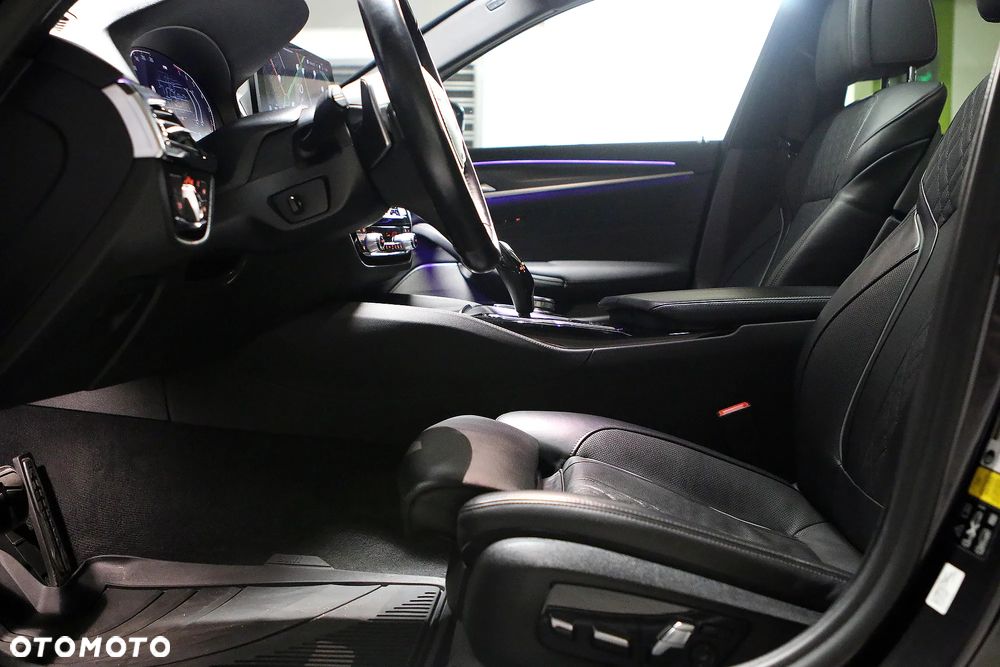 BMW Seria 5 540i xDrive M Sport sport - 19