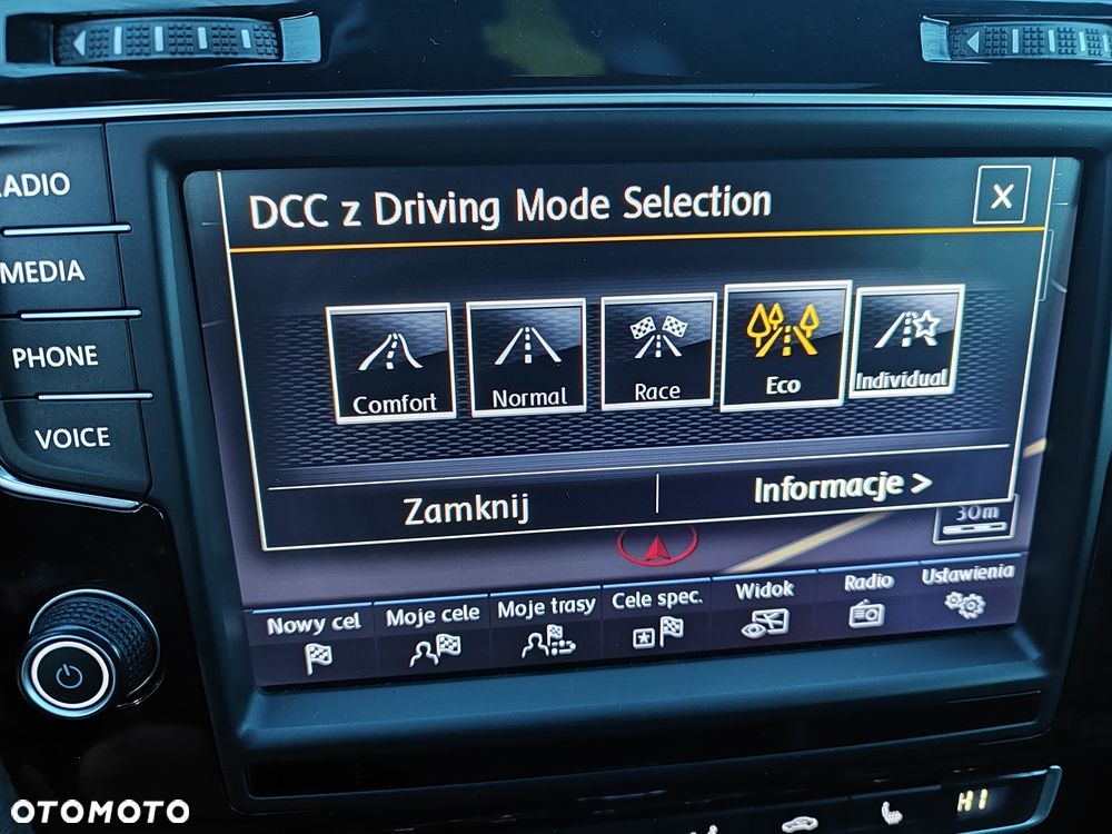 Volkswagen Golf - 24