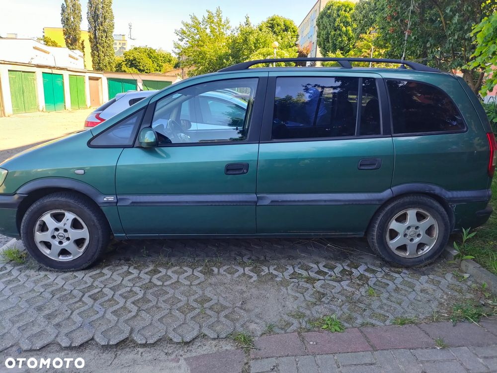 Opel Zafira 1.8 16V Elegance - 1