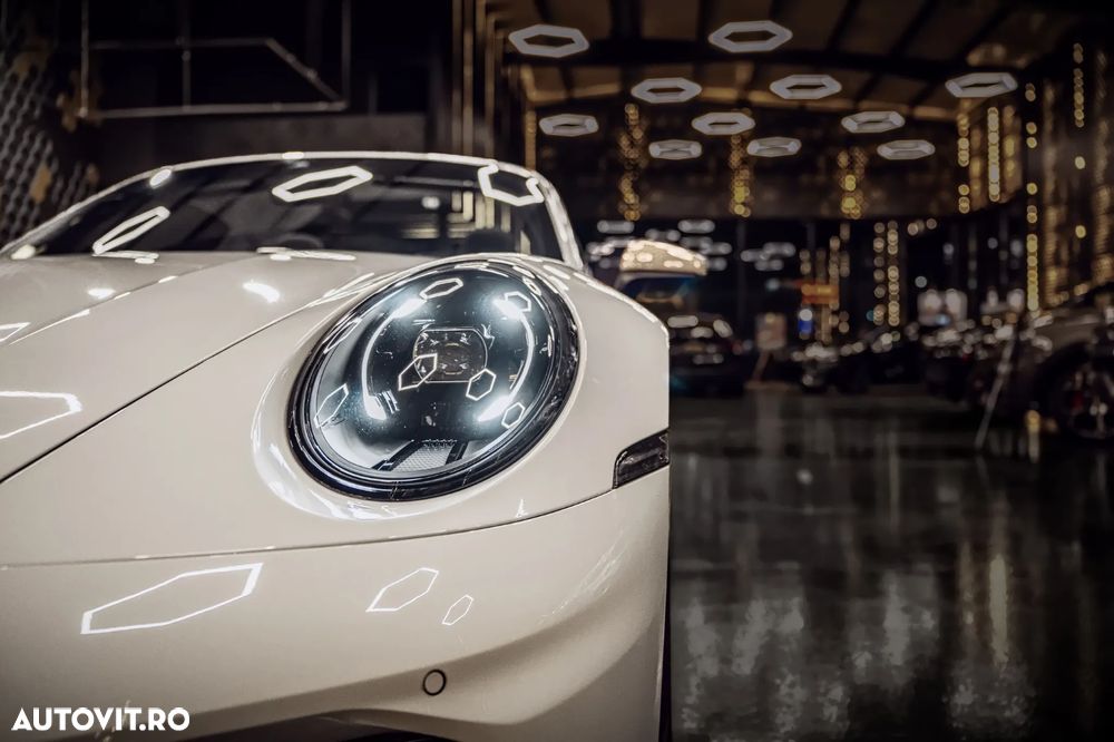 Porsche 911 Carrera PDK - 36