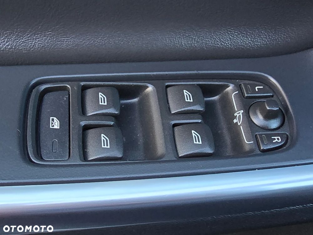 Volvo S60 D3 Geartronic RDesign - 29