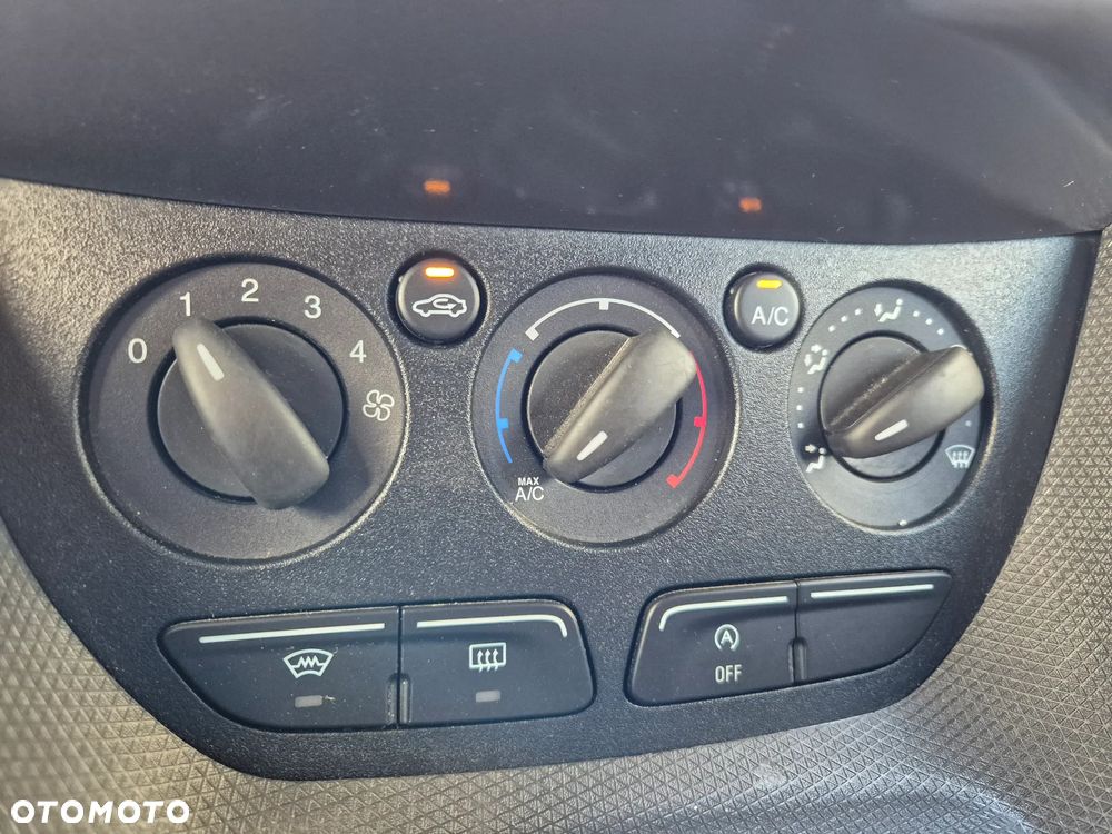 Ford Transit Connect - 17