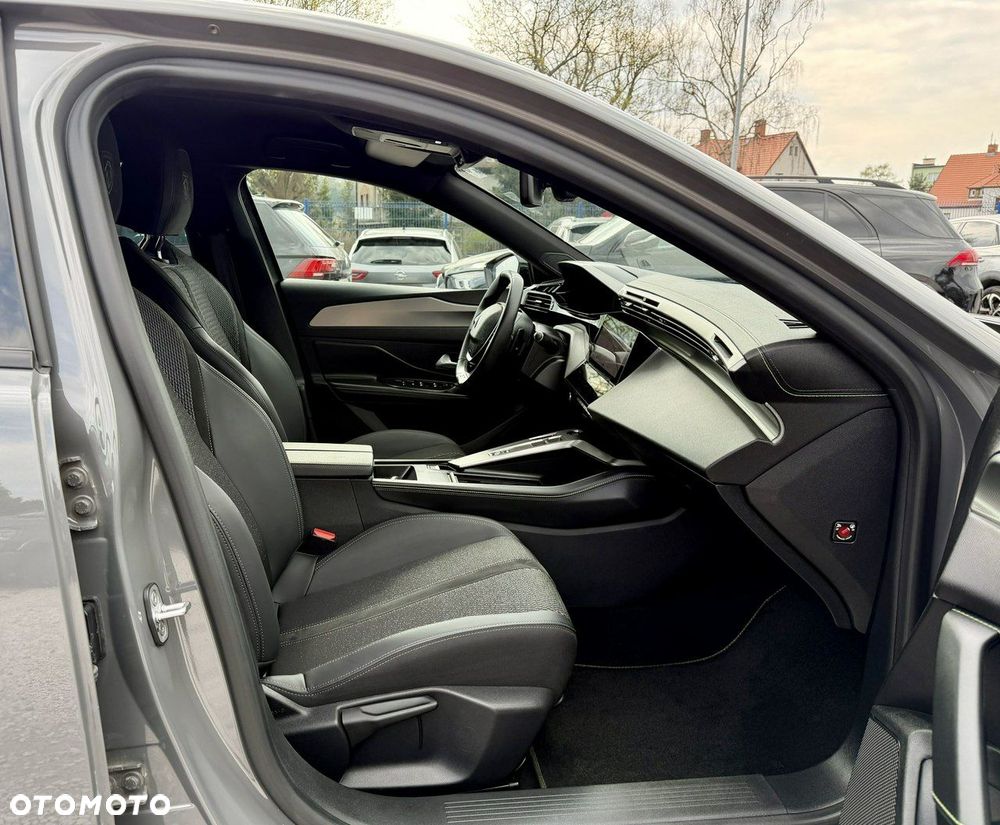 Peugeot 408 1.6 Plug-in Hybrid 240 GT E-DCS7 - 13