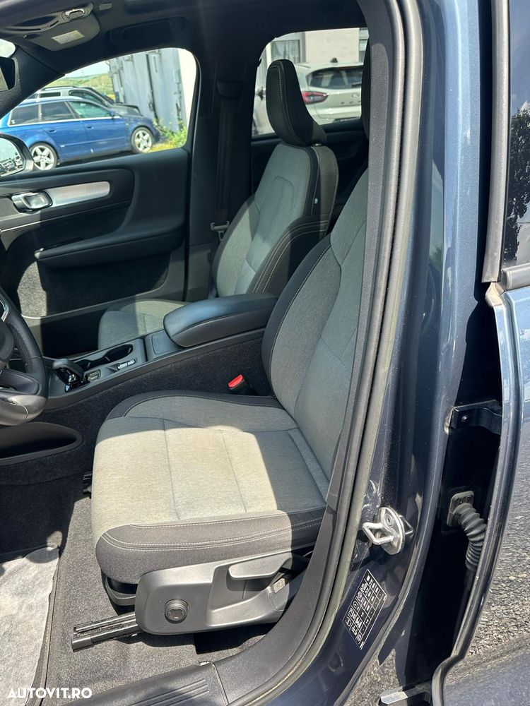 Volvo XC 40 T2 AT8 Momentum - 2