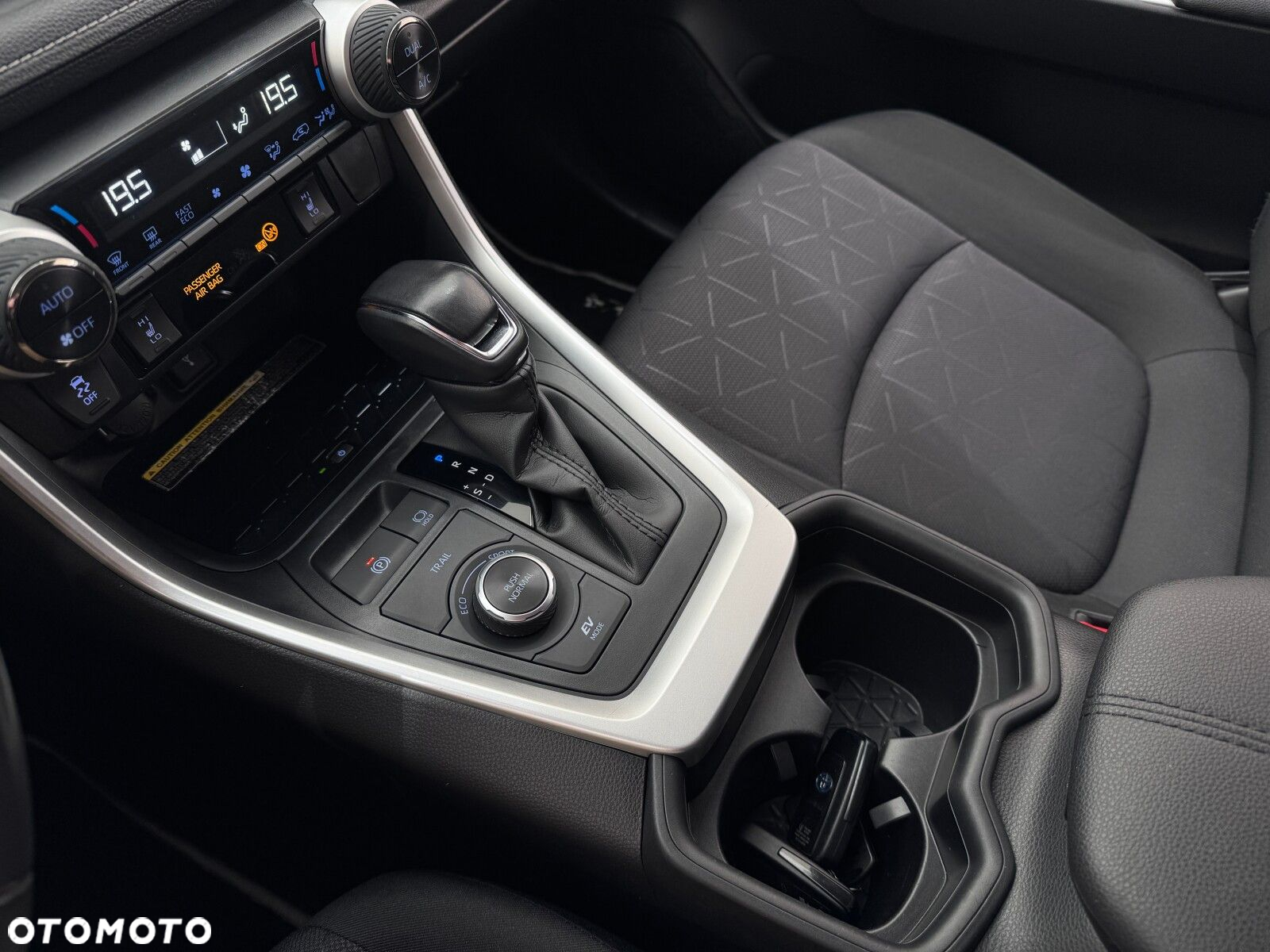 Toyota RAV4 - 29