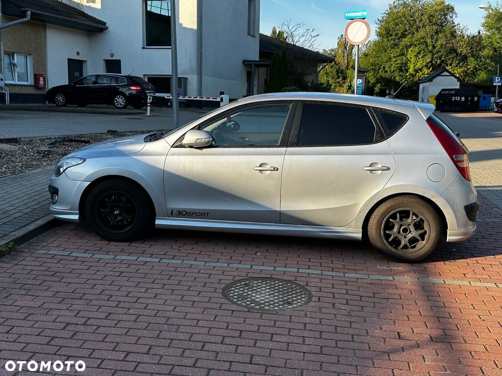 Hyundai i30 1.6 CRDi Comfort World Cup - 9