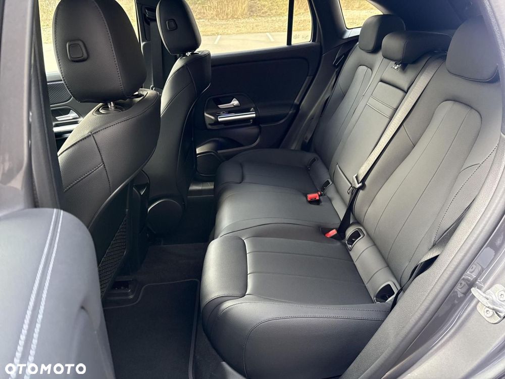 Mercedes-Benz EQA - 25