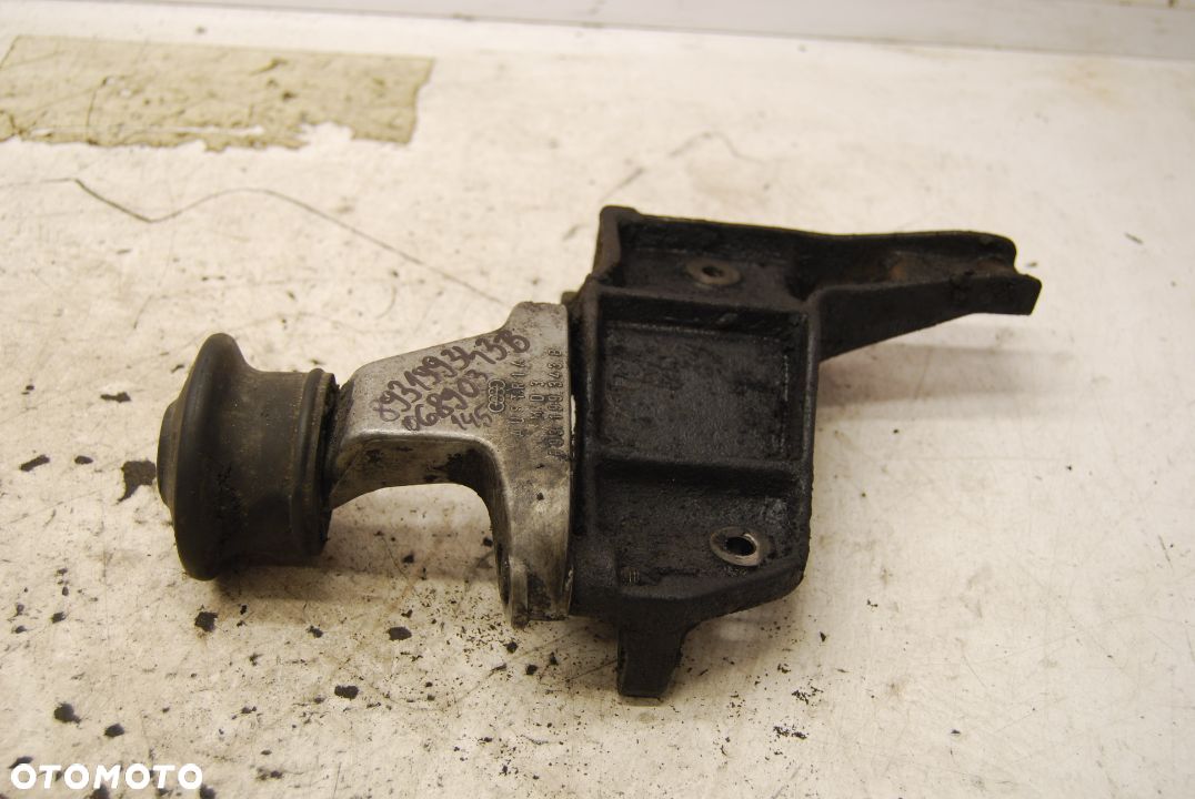 ŁAPA MOCOWANIE ALTERNATORA 068903145 AUDI 80 B3 1.9 TDI - 1