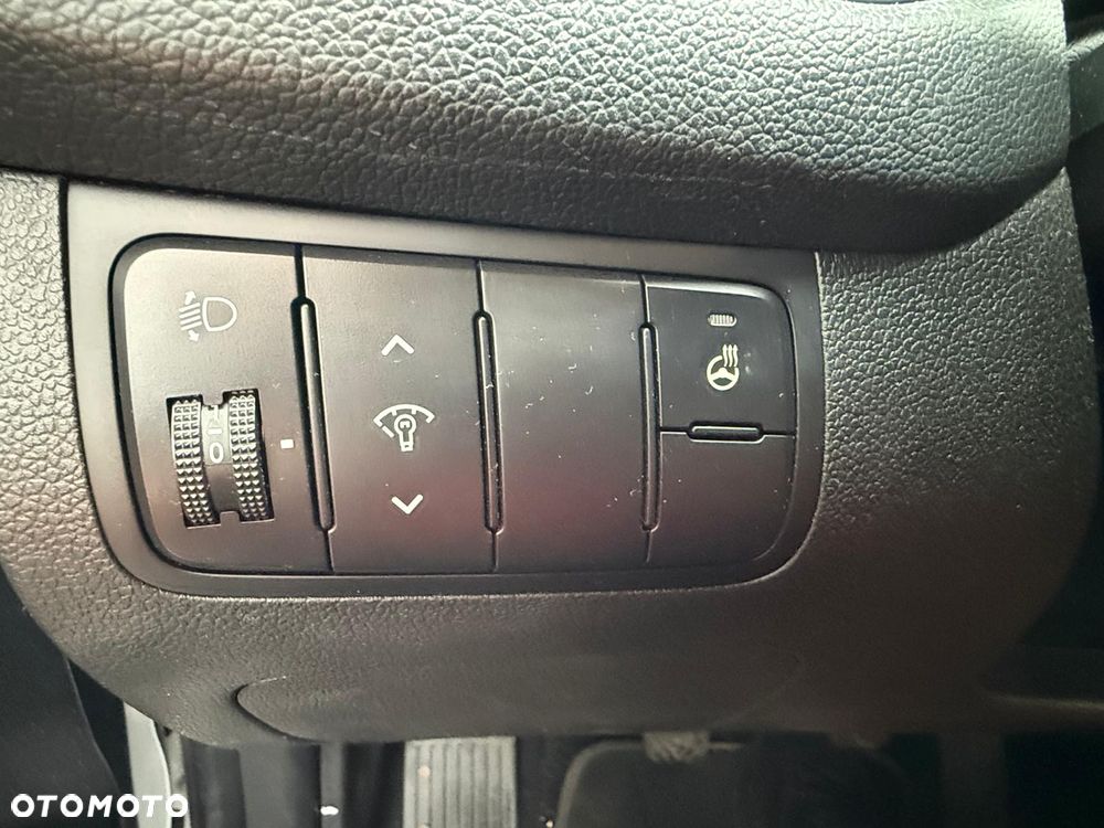 Kia Ceed - 12