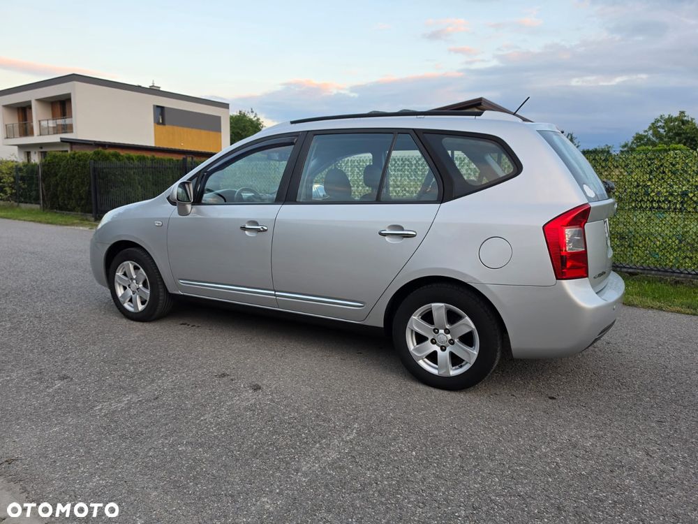 Kia Carens 2.0 EX - 12