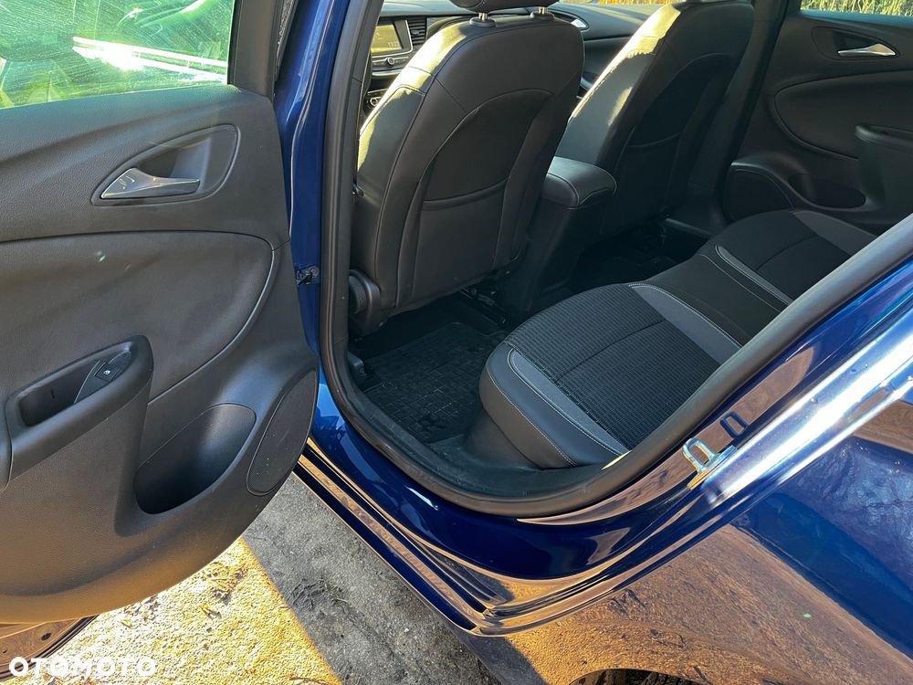 Opel Astra 1.2 T Elegance S&S - 10