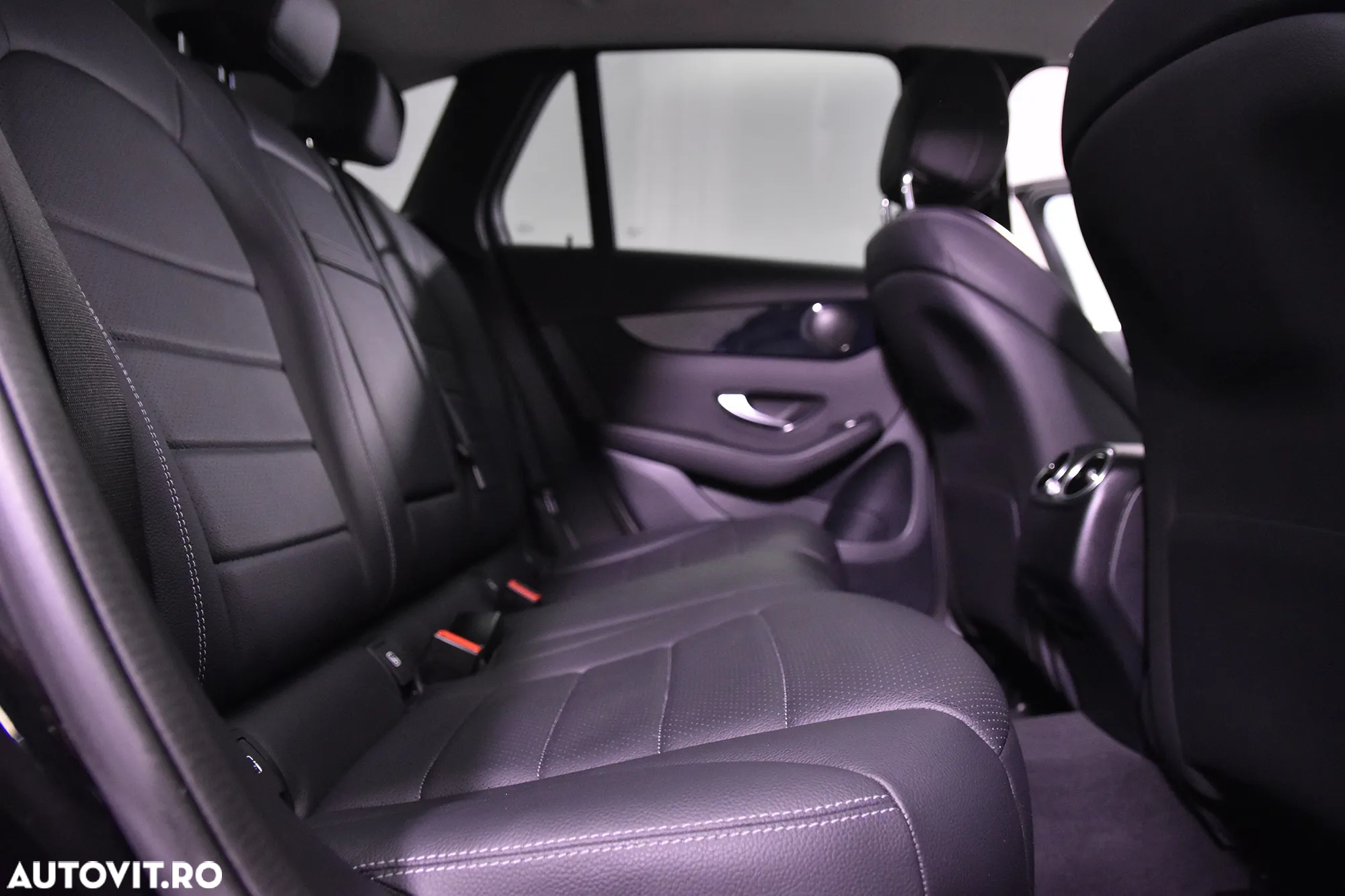 Mercedes-Benz GLC 220 d 4MATIC - 12